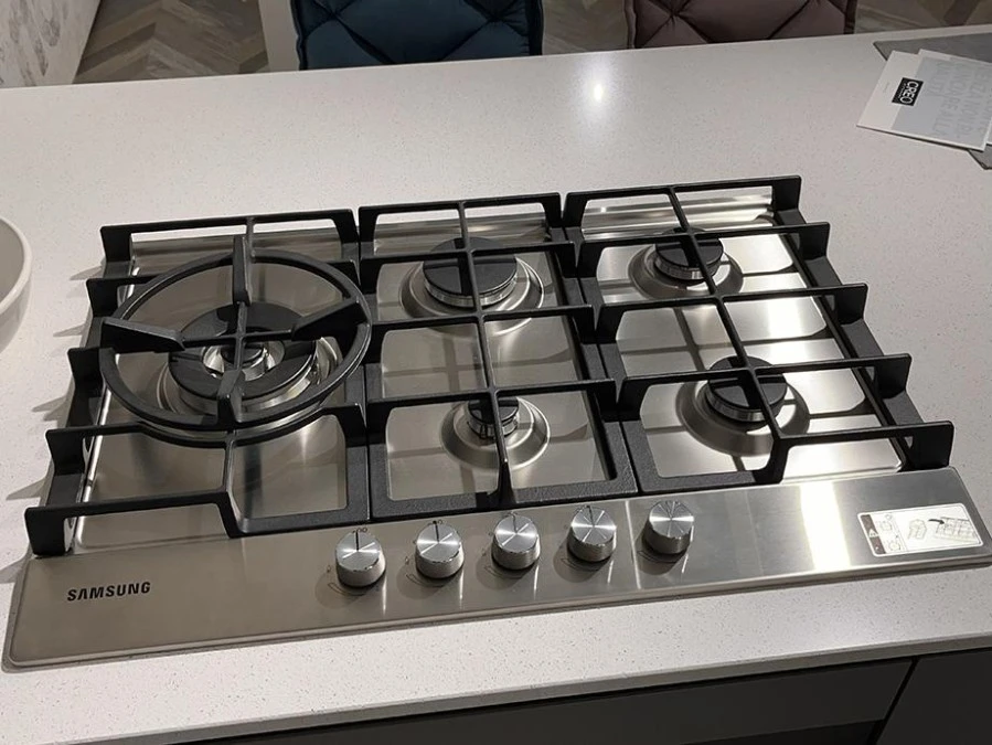Cucina con Isola Creo Kitchens JEY FEEL
