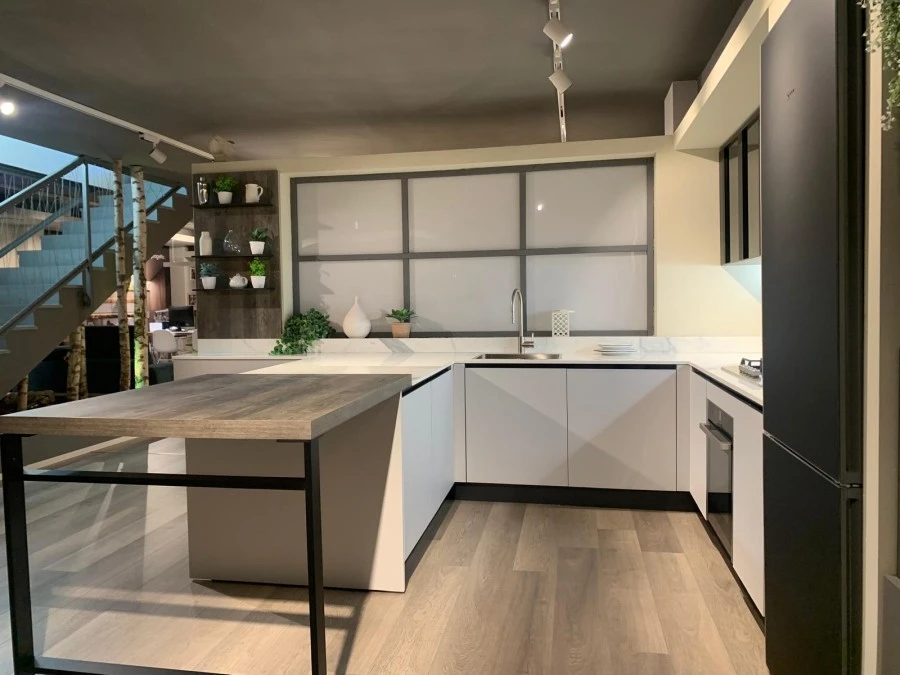 Cucina con penisola Forma 2000 TREND LINEA