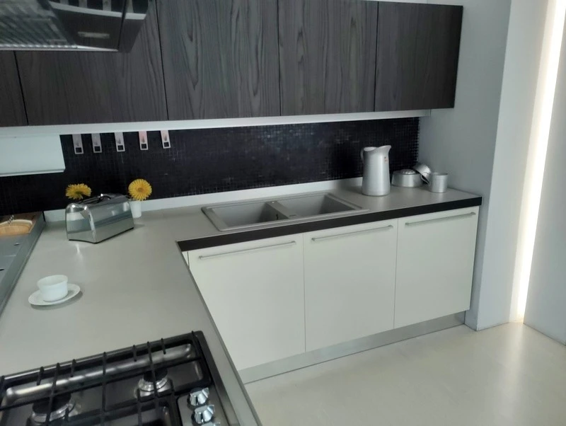 Cucina con penisola GM Cucine modello 22