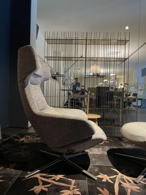 Poltrona Arper lounge Aston Club