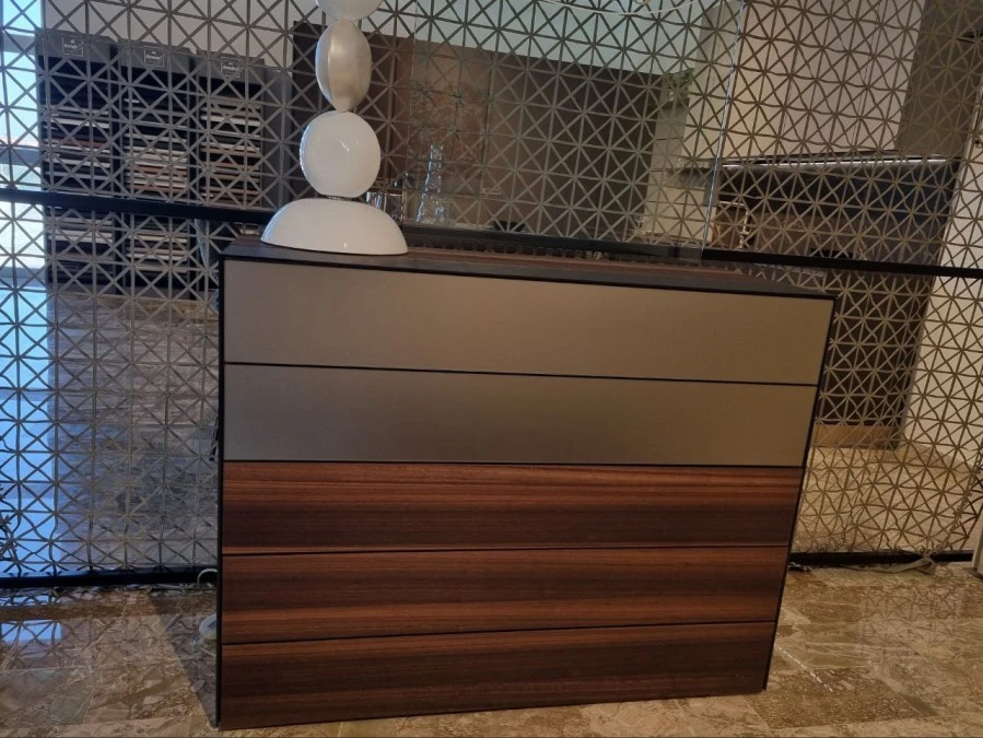 Comò Falegnameria 1946 Cubi di ghiaccio