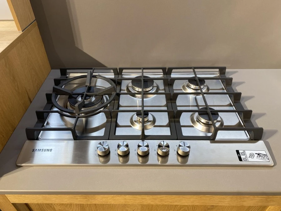 Cucina angolare Veneta Cucine Milano