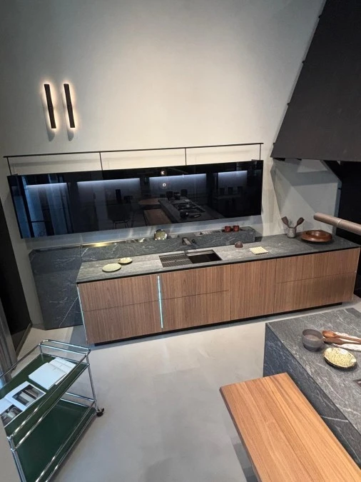 Cucina lineare Valcucine Artematica Noce canaletto