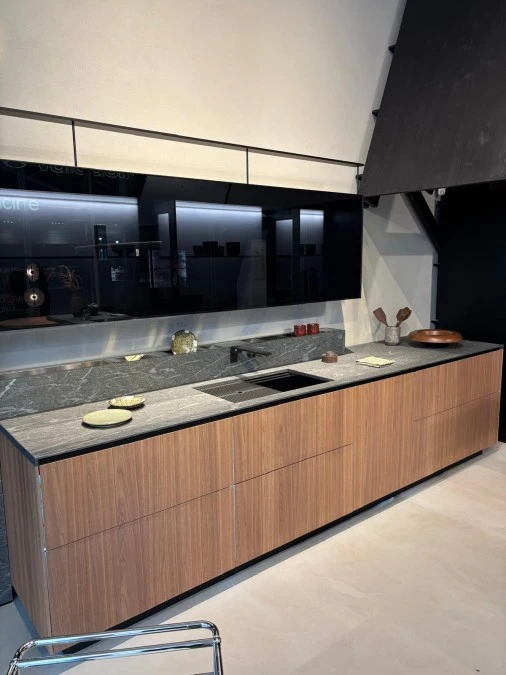 Cucina lineare Valcucine Artematica Noce canaletto