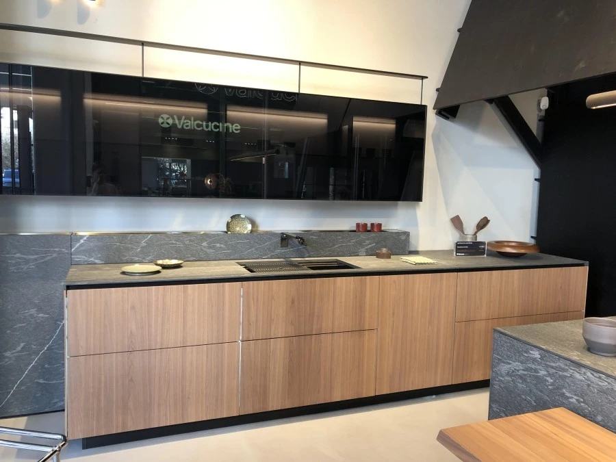 Cucina lineare Valcucine Artematica Noce canaletto