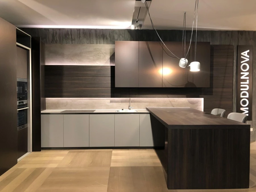 Cucina con penisola Modulnova SKILL