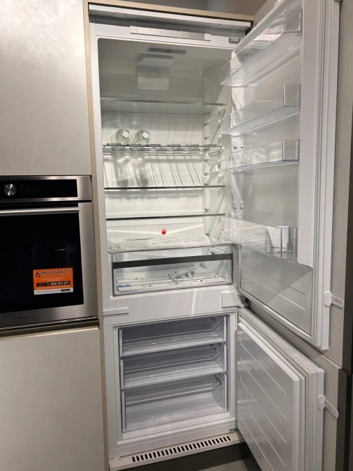 Cucina con penisola Veneta Cucine Start Presa