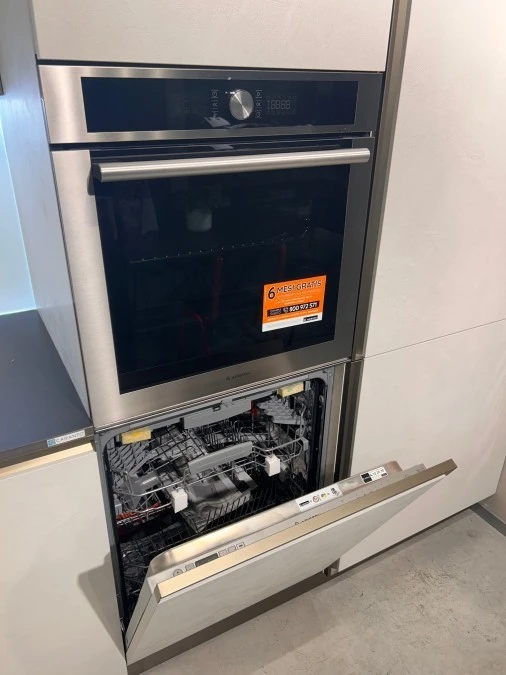 Cucina con penisola Veneta Cucine Start Presa