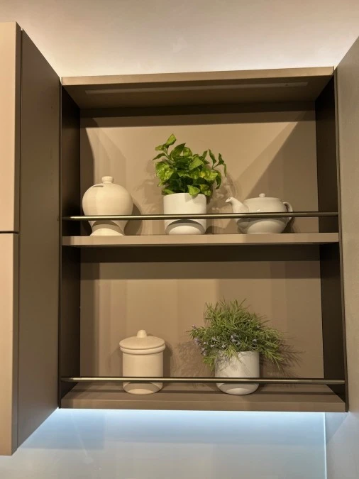 Cucina con penisola Veneta Cucine Start Presa