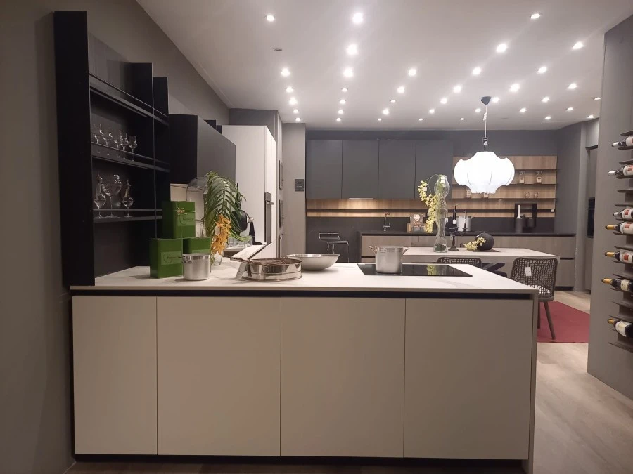 Cucina con penisola La Casa Moderna Trend