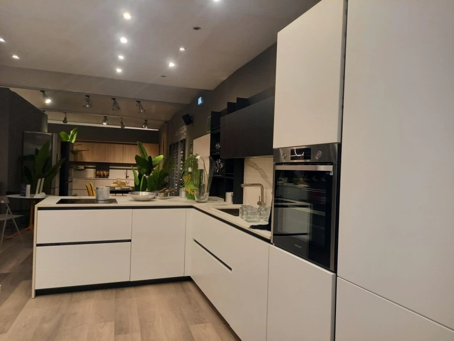 Cucina con penisola La Casa Moderna Trend