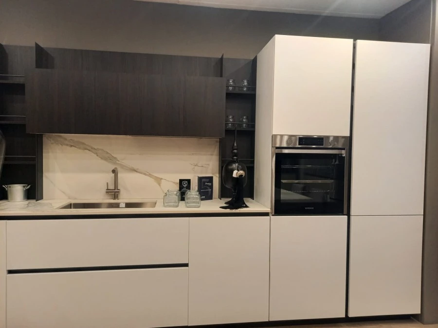 Cucina con penisola La Casa Moderna Trend