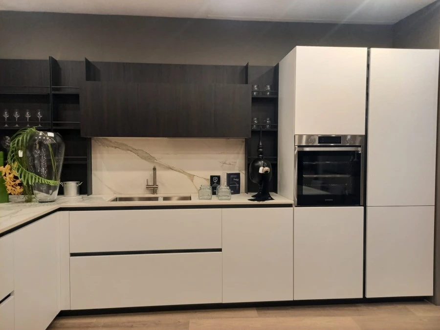 Cucina con penisola La Casa Moderna Trend