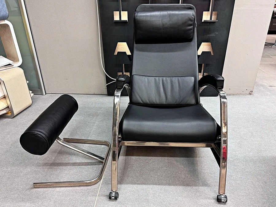 Poltrona Tecta D82N Federsessel + Poggiapiedi C82