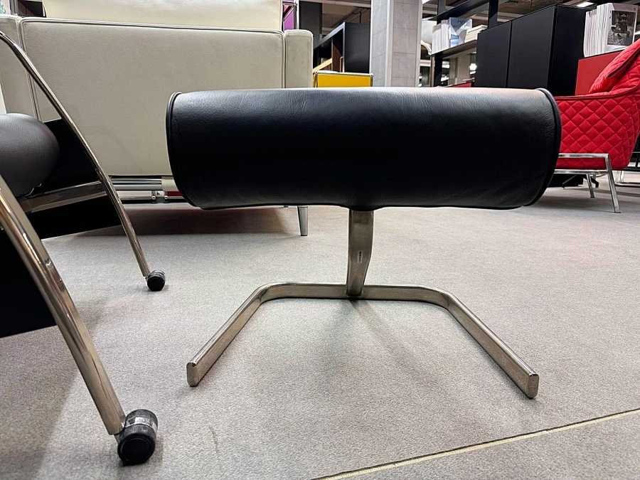 Poltrona Tecta D82N Federsessel + Poggiapiedi C82