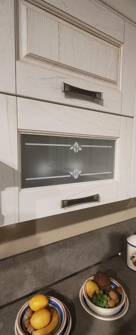 particolare vetro decorato