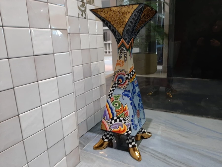 Scultura Tom's Drag Trascina Colonna