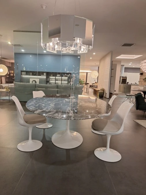 Tavolo ovale Knoll SAARINEN
