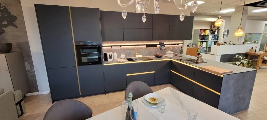 Cucina con penisola Bombelli Cucine Easy Tuoch