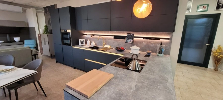 Cucina con penisola Bombelli Cucine Easy Tuoch