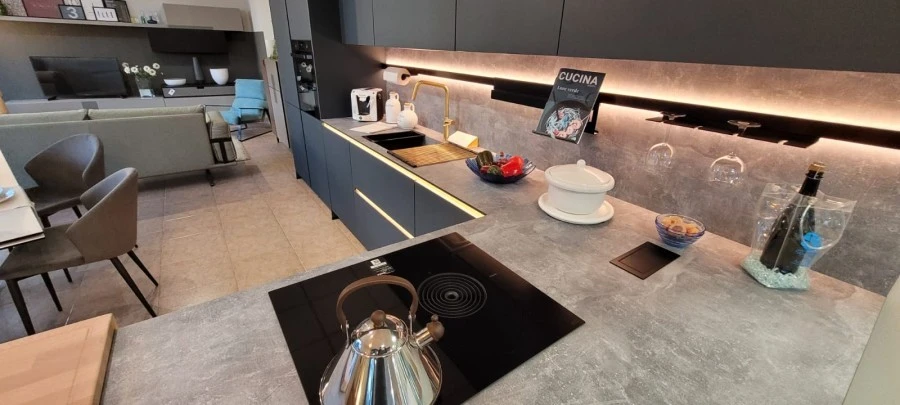Cucina con penisola Bombelli Cucine Easy Tuoch