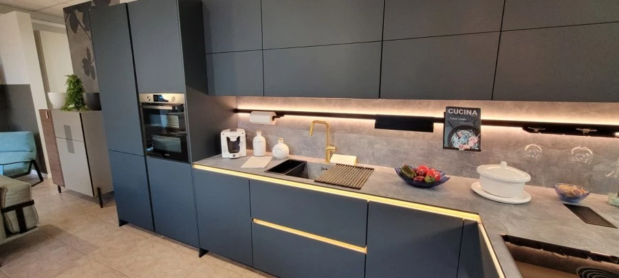 Cucina con penisola Bombelli Cucine Easy Tuoch