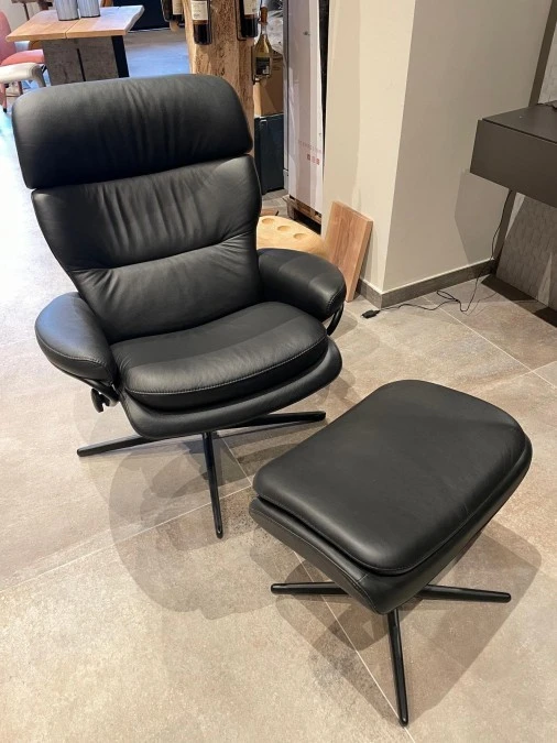 Poltrona con pouf Stressless Roma