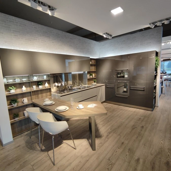 Cucina con penisola Veneta Cucine Start Time Lucida