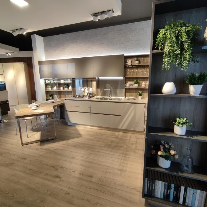 Cucina con penisola Veneta Cucine Start Time Lucida
