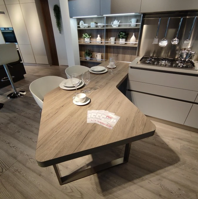 Cucina con penisola Veneta Cucine Start Time Lucida