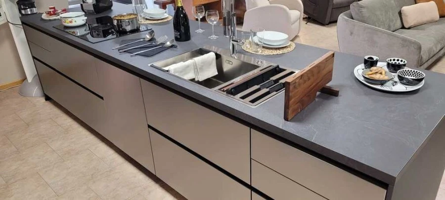 Cucina con Isola Bombelli Cucine Stone Art