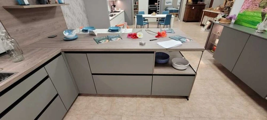 Cucina con penisola Bombelli Cucine Easy Tuoch
