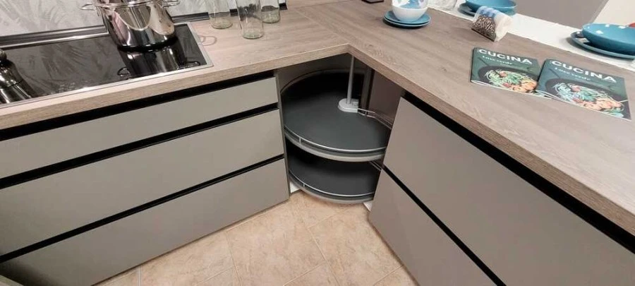 Cucina con penisola Bombelli Cucine Easy Tuoch