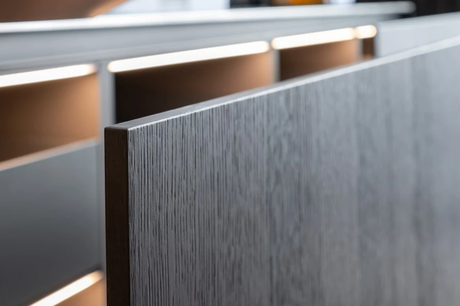 Ante da 150cm in legno impiallacciato su tutti i lati in Rovere Palustre Premium
