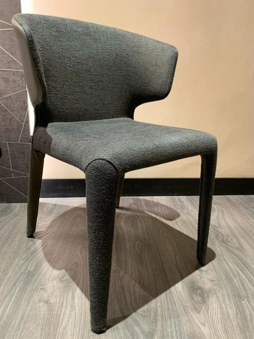 Sedia con braccioli Cassina Hola