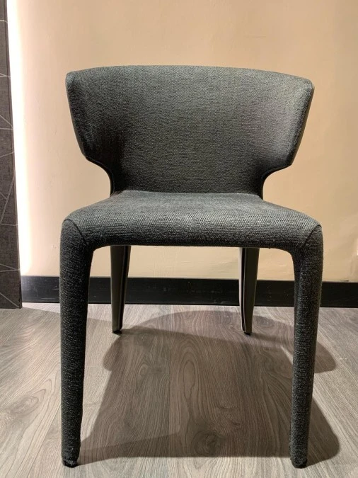 Sedia con braccioli Cassina Hola