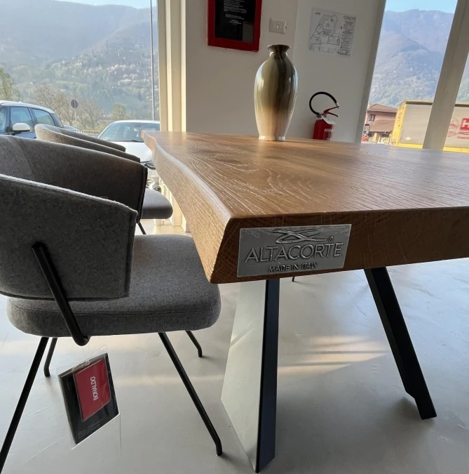 Olivari Srl - Alta Corte tavolo metal_