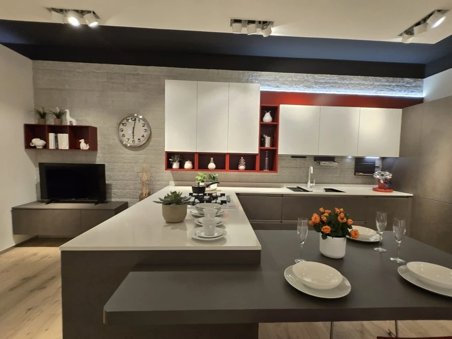 Cucina con penisola Veneta Cucine Start Time Presa
