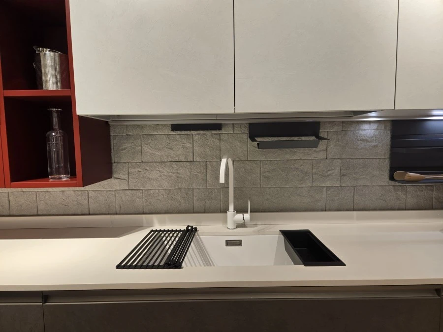 Cucina con penisola Veneta Cucine Start Time Presa
