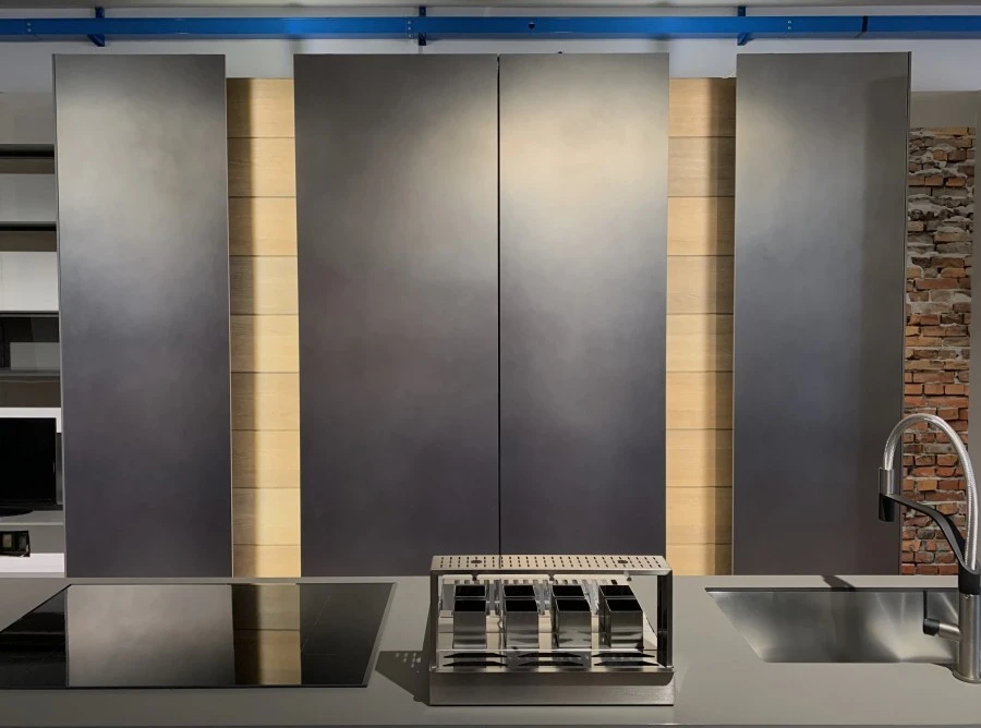 Cucina con Isola Modulnova BLADE METALLI