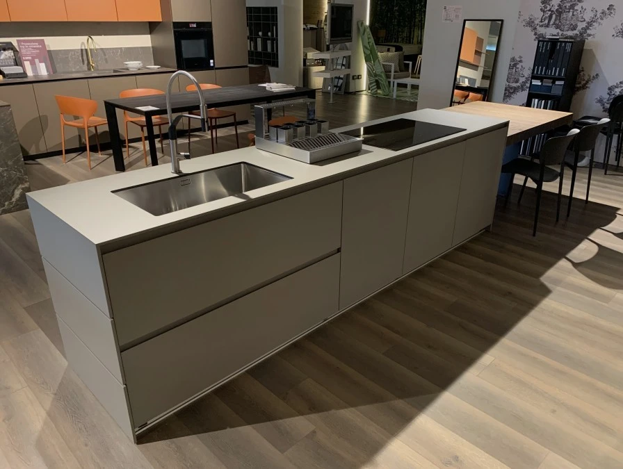 Cucina con Isola Modulnova BLADE METALLI