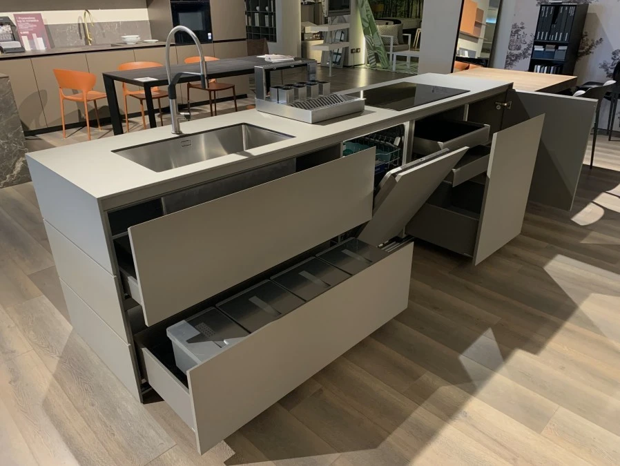 Cucina con Isola Modulnova BLADE METALLI