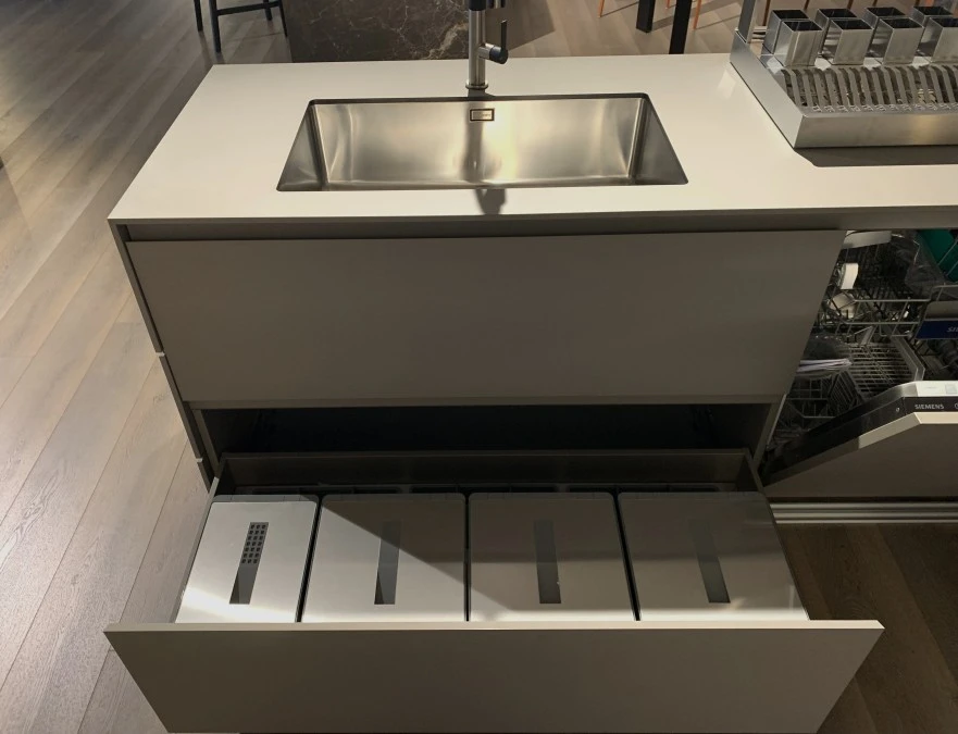 Cucina con Isola Modulnova BLADE METALLI