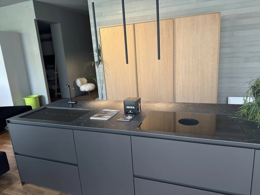 Cucina con Isola Modulnova Skill + Frame
