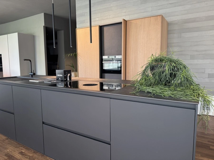 Cucina con Isola Modulnova Skill + Frame