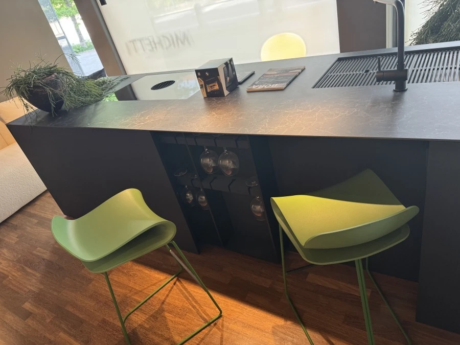 Cucina con Isola Modulnova Skill + Frame