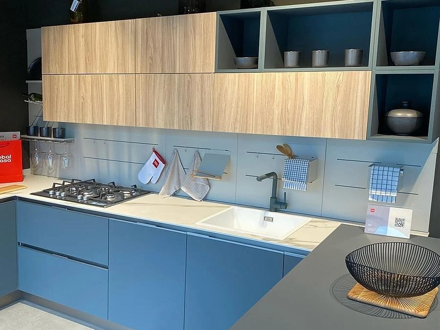 Cucina con penisola Febal Casa ERA