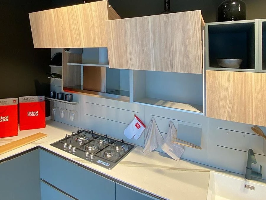 Cucina con penisola Febal Casa ERA