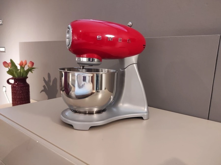 Elettrodomestico Smeg Impastatrice SMF01RDEU