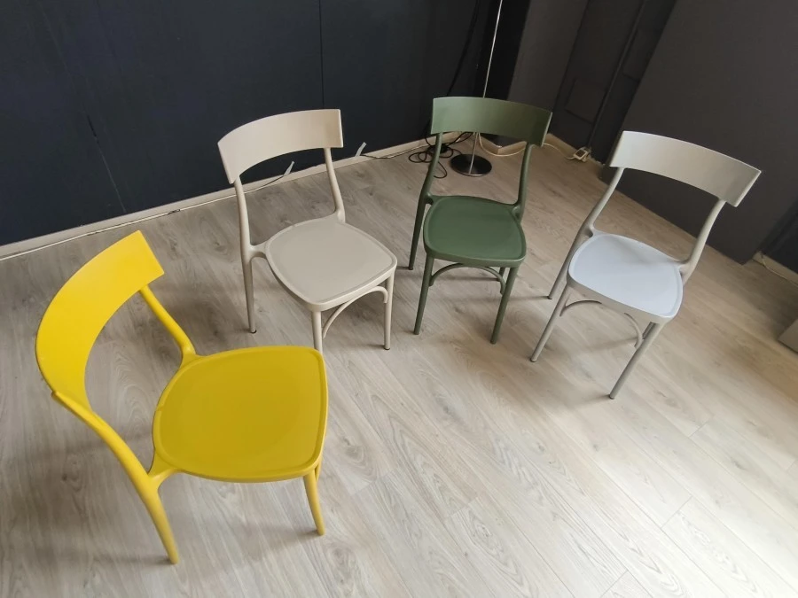 Sedia senza braccioli Colico Design Milano 2015